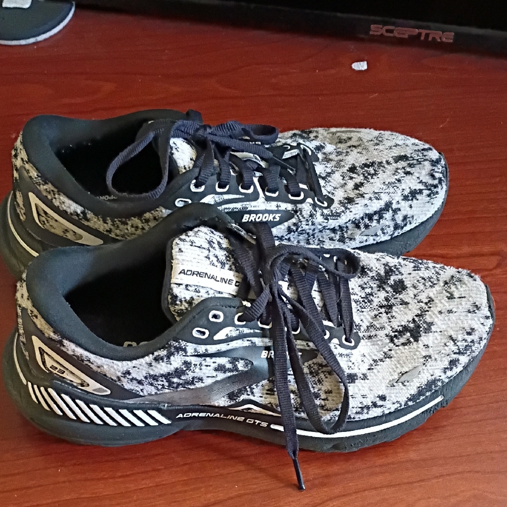 Brooks Adrenaline GTS Women's Running Shoes - Black & White Knit